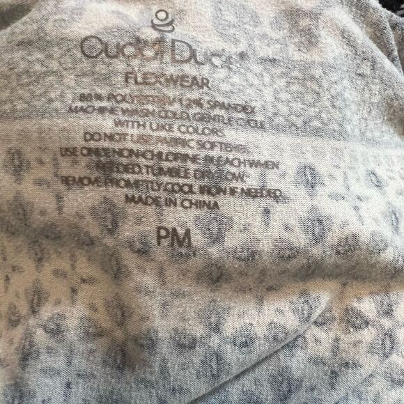 Cuddl Duds Flexwear Handkerchief Hem Black and White Print Dress - Picture 8 of 8